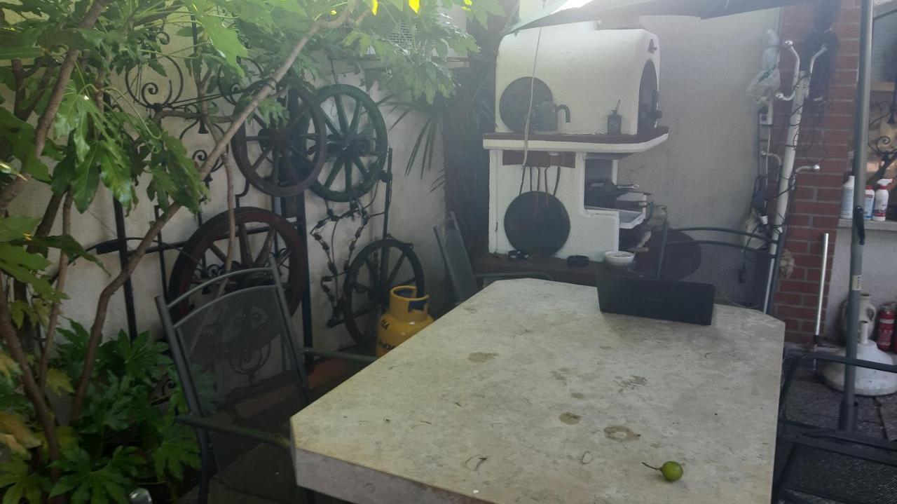 Apartma Ernestino Appartamento *